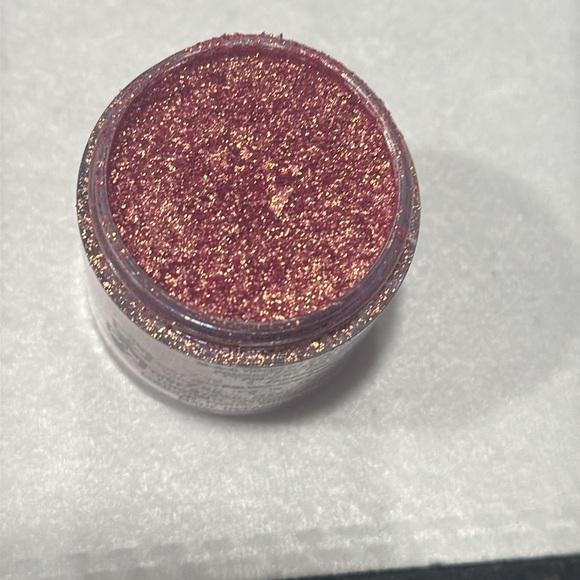 MAC Cosmetics Rose Gold Pigment - Picture 4 of 4